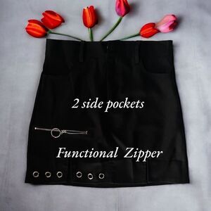 Trendy Silver Eyelet l Zip Up / Zip Decor l Black Mini Skirt l Small l EUC